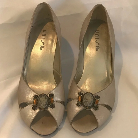 Unisa metallic taupe peep toe size 8.5 - Picture 3 of 6